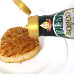 BOSCO エキストラバージンオリーブオイルを冷凍焼きおにぎりにかける