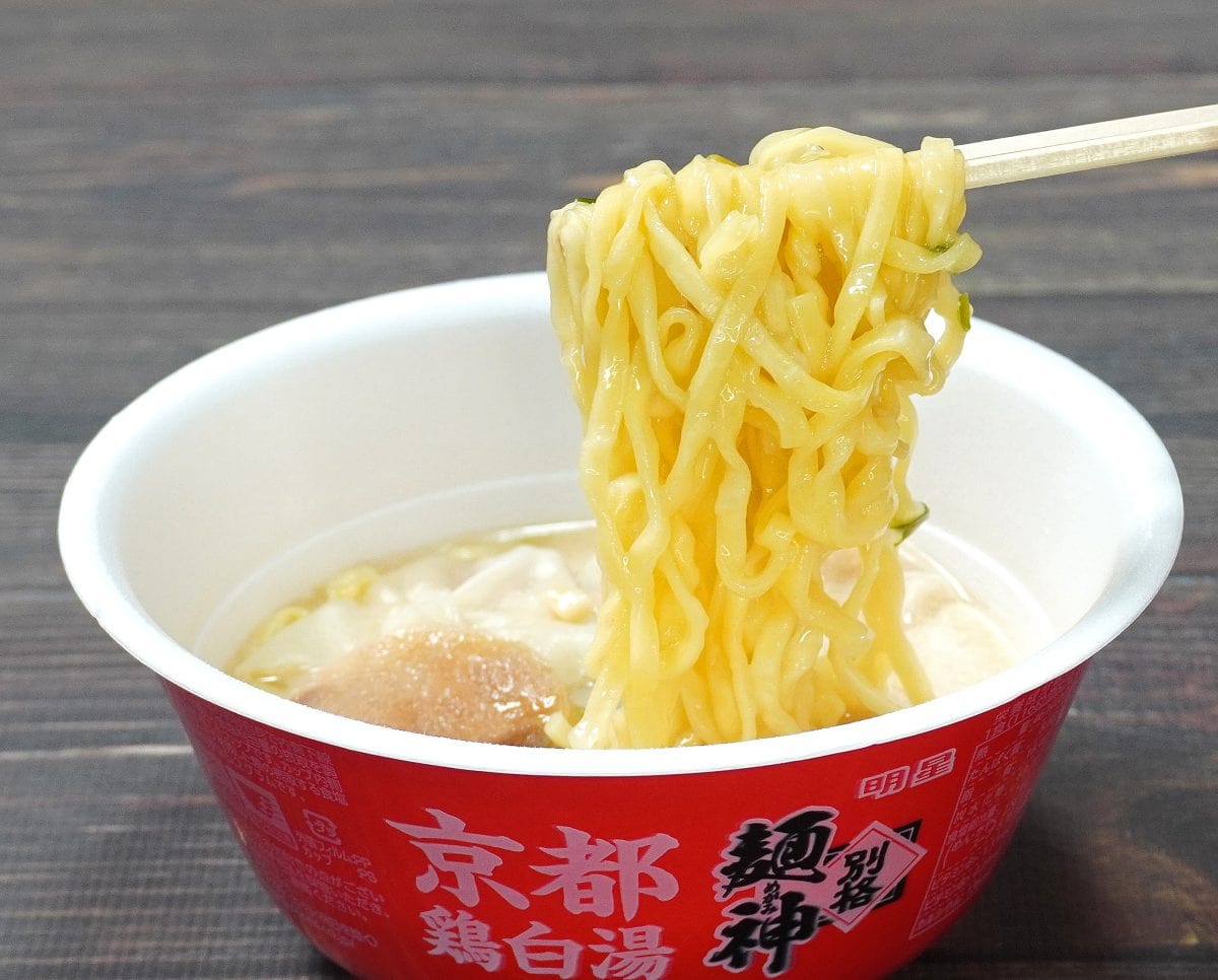 明星食品「明星 別格麺神 京都鶏白湯」