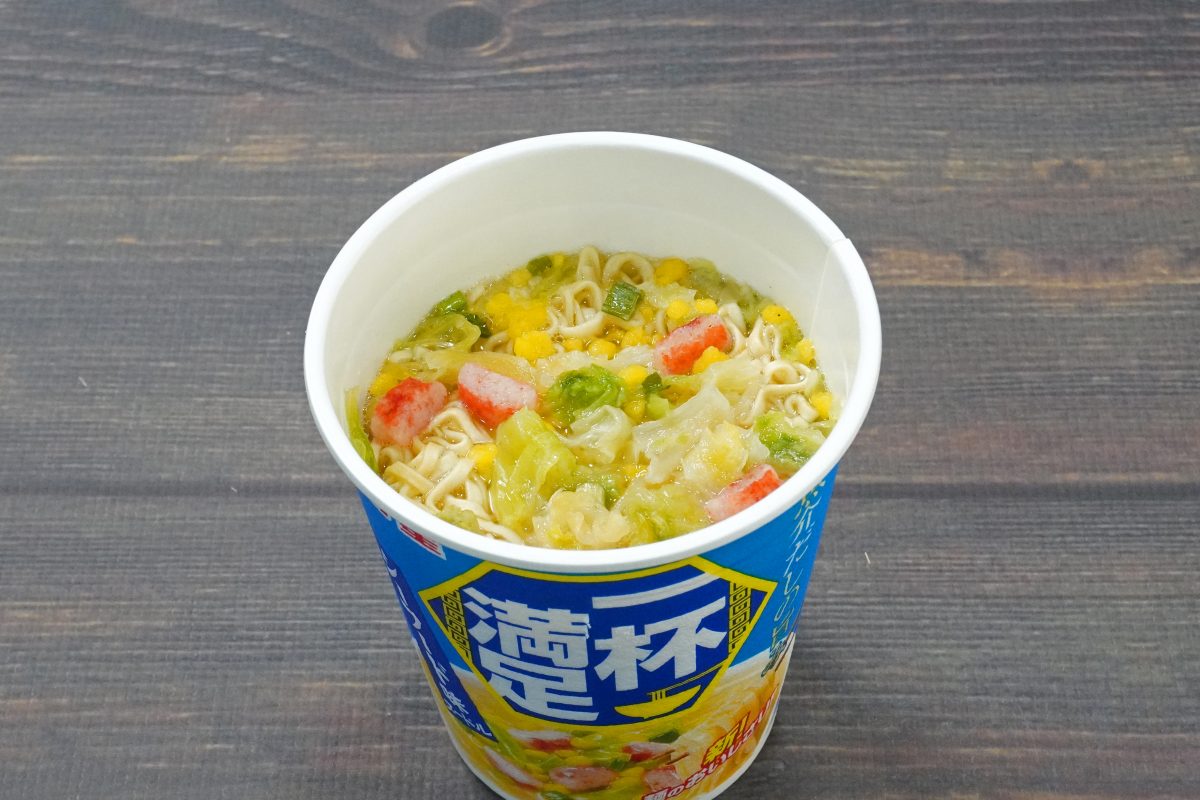 明星食品「明星 一杯満足 シーフード味ヌードル」