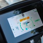 ゆっくりとした走りを楽しむ「ECON」モードは緑で表示