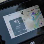 ナビゲーションはフルマップおよびTurn by Turn表示でライダーを目的地までナビゲートしてくれる