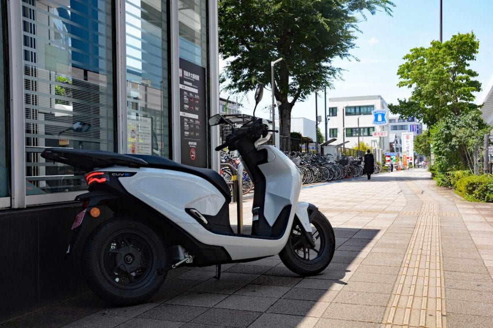 街中にも溶け込むスマートなデザイン