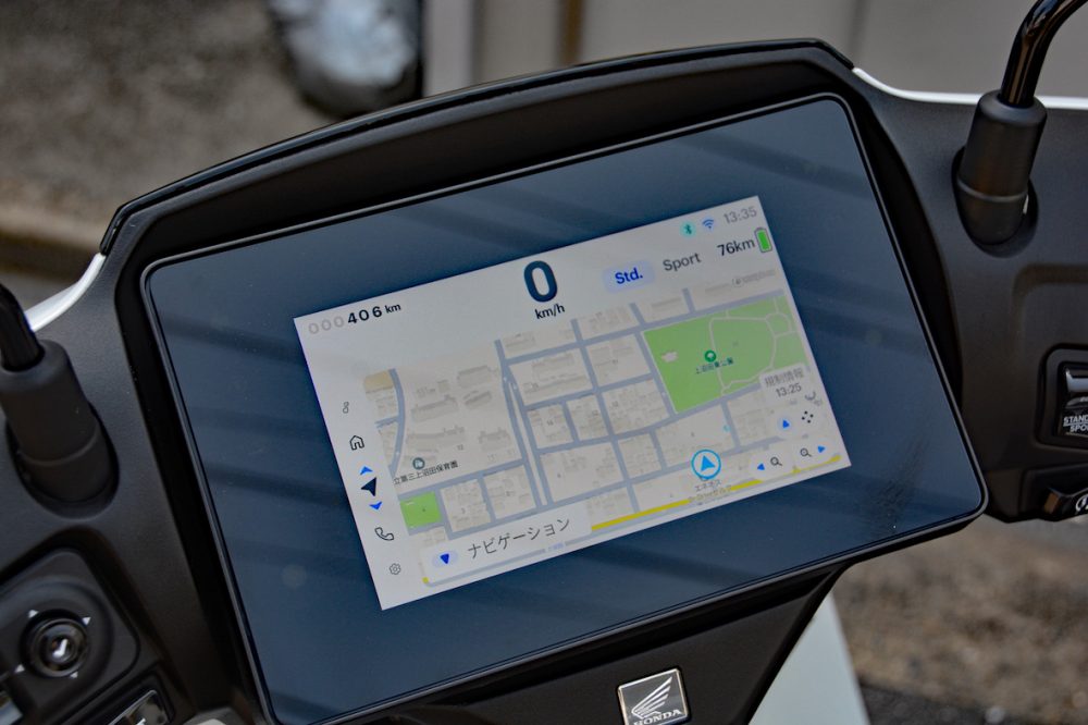 メーターは7.0インチの大型TFTフルカラー液晶メーターを搭載