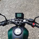 ハンドル周りの見た目を害する事なく、違和感なく馴染むサイズとデザイン