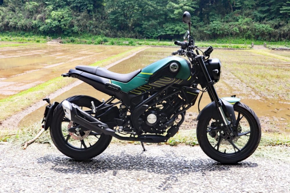 今回ツーリングに使用したモデルはベネリのレオンチーノ125