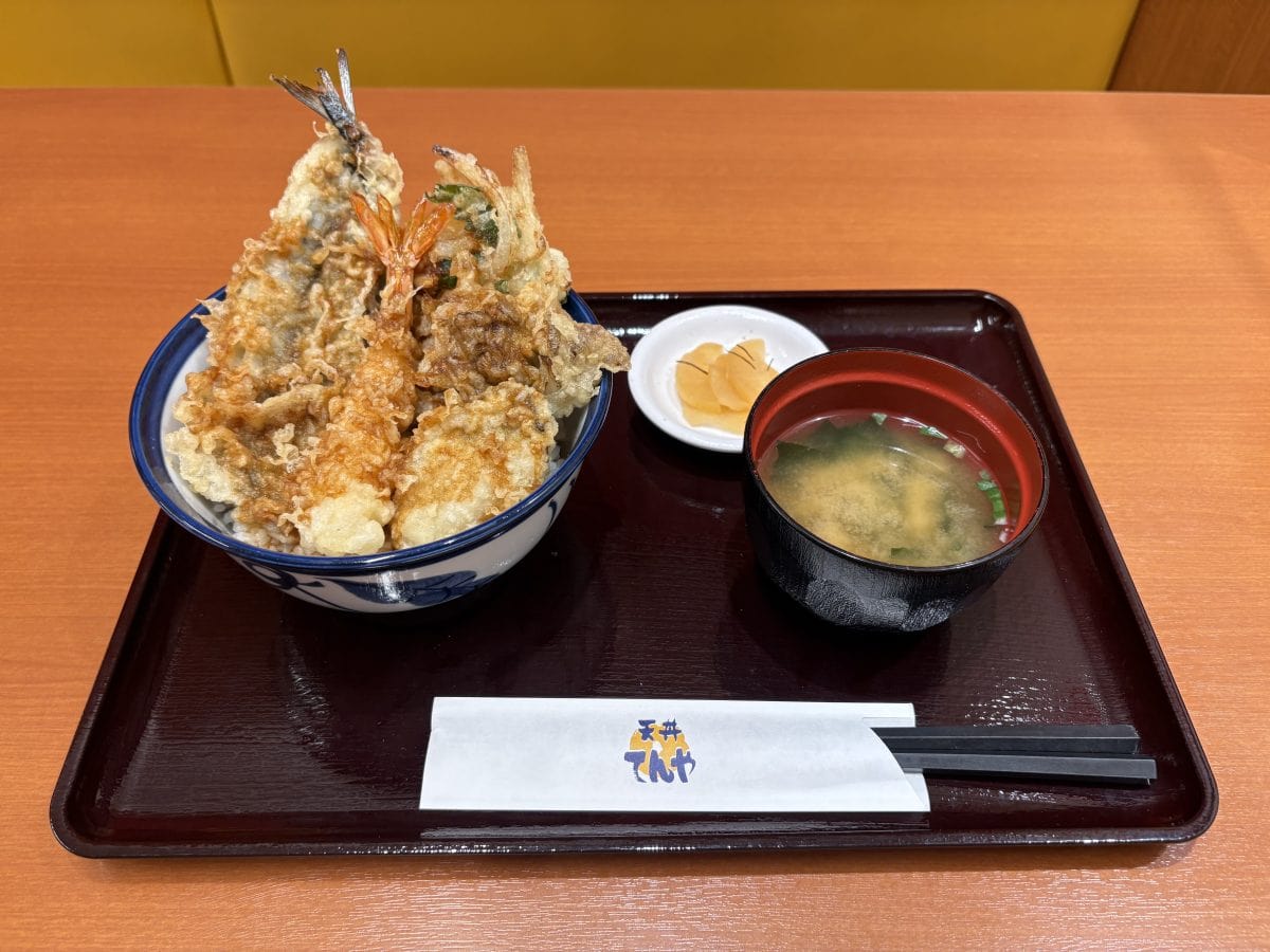 天丼てんや　牡蠣と秋刀魚の秋天丼（みそ汁付）
