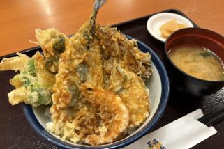 「すべて国産食材なのに1000円以下!?」秋刀魚、牡蠣、舞茸…秋の味覚が満載！豪華すぎる“天丼てんや”の旬な逸品をグルメライターが実食レポート