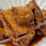 一口食べれば、ホロホロと肉が口の中でほどける極上の柔らかさ！