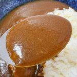 フォンドヴォーの旨みが溶け込んだカレールウは、スパイシーながらも、コクと野菜の甘みをしっかりと感じる深みのある味わい