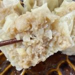 噛むとじゅわりと溢れ出す肉汁と、ふわっと柔らかな食感
