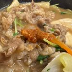 約1玉分のにんにくを、フライドガーリック、おろしにんにく、刻みにんにくとしてブレンドした背徳感の極みともいえる危険なたれです