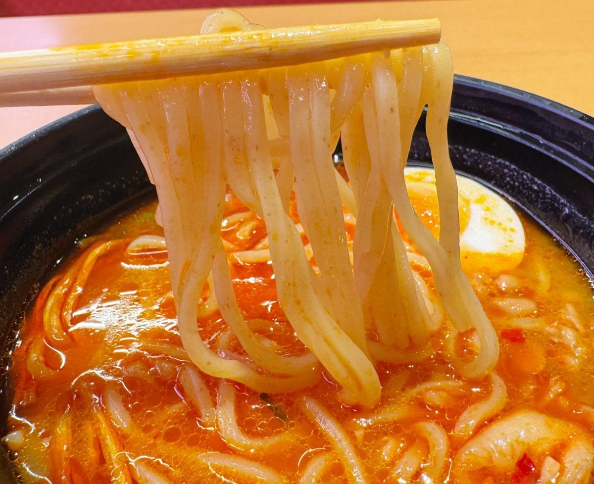 納豆のとろみがついたスープは麺にもよく絡んで美味しい!