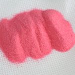 工作用かと思うほど鮮やかなショッキングピンク