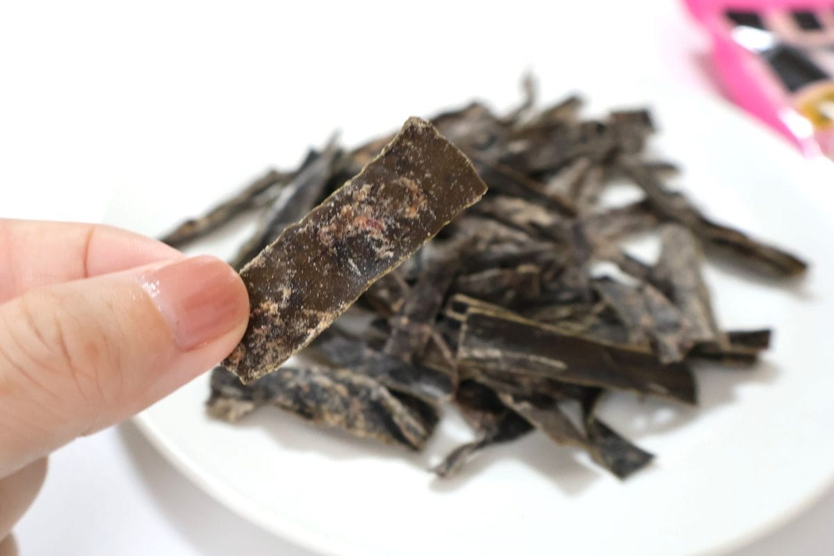 一般的な梅こんぶだけど味が若干濃い