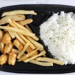 潔くフライドポテトと米しかない