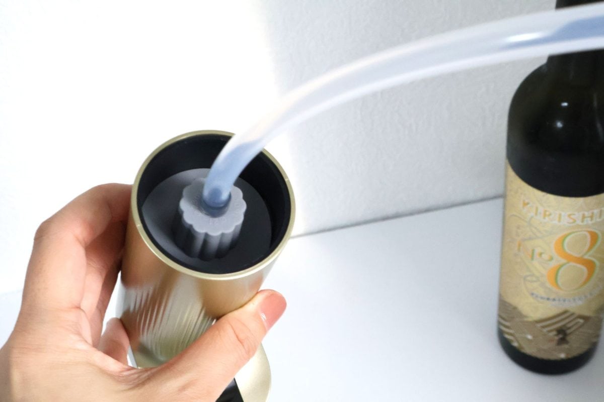 ボトルの高さに合わせてチューブを取り付ける