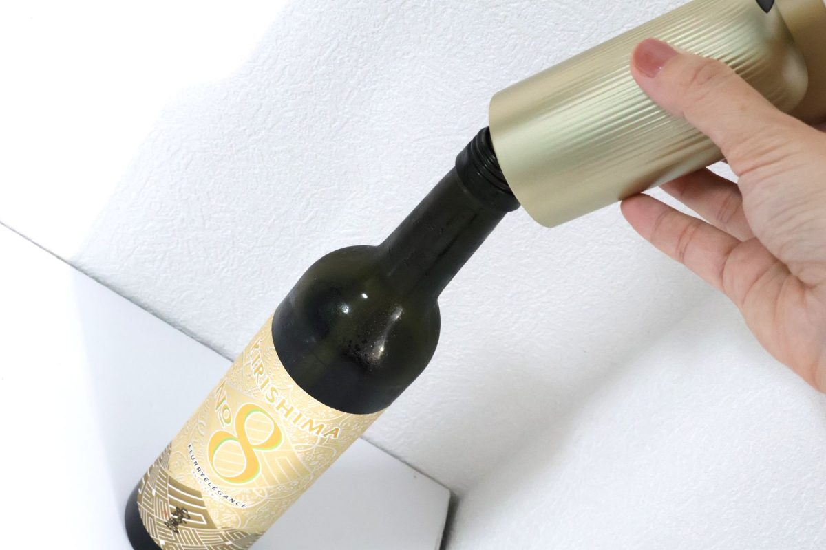 ボトルの口にぎゅっと差し込む