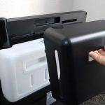 左上部分のカバーを外すとタンクが出てくる