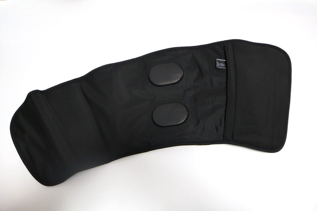 裏面にはEMSを発する通電パッド