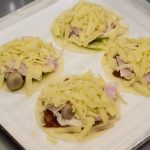 サワーの新定番つまみ確定！ レモンサワーとの相性がハンパない！高円寺メタルめし直伝の肉つまみ“お前のギョーピザ”がマジサイコー！