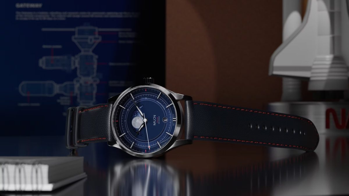 MU:N「オリオン ブルー リミテッドエディション」¥330,000/手巻/38mm径/パワーリザーブは約41時間/10気圧防水/世界限定200本