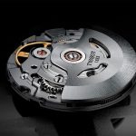 肝心な心臓部には、現代の時計製造において際立つ存在でもあるパワーマティック 80 ムーブメントを搭載