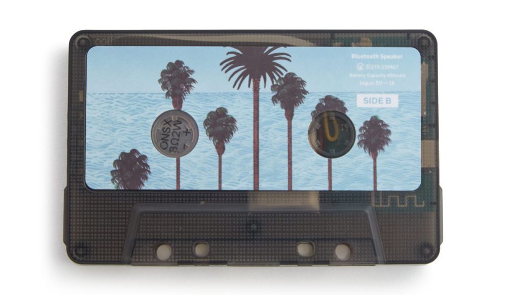 HIROSHI NAGAI × OPT90× 1978 MENʼS MELROSE「OPT90 カセットテープスピーカー」￥4,950／約100×63×12㎜／連続再生時間は約6時間（最大音量時）／2色展開（ホワイト、ブラック）