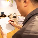 キーボードで文字を打ち込むより手書きの方が早く書け、文字だけでなく絵なども添えることができるので、メモ帳のように便利