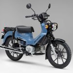 マッドガードや可倒式ステップ、17インチセミブロックタイヤなどギア感を高めたクロスカブ110 Lite