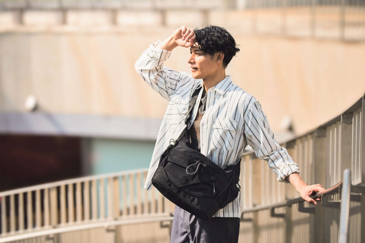 間違いない休日バッグ」令和の新定番はBIGサイズの三日月形