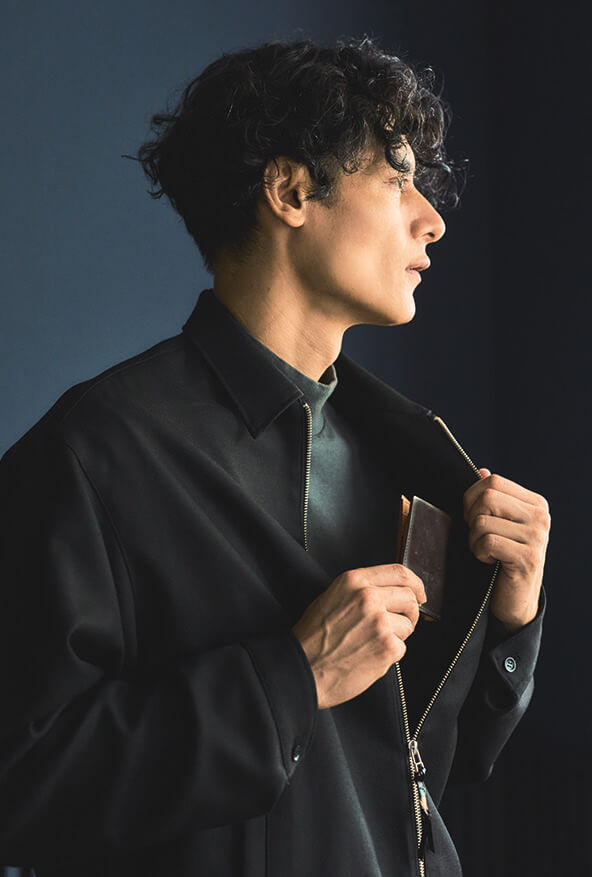 キャッシュレスの時代にあえてクラシックな持ち方をするのも乙