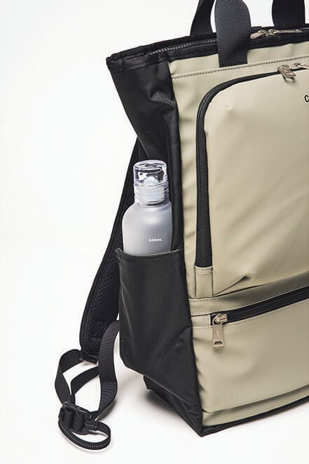 非対称のサイドポケット