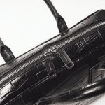 ファスナーでも上品さを表現