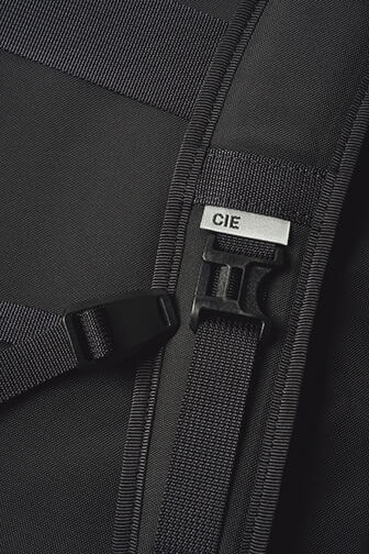 チェストストラップ付き