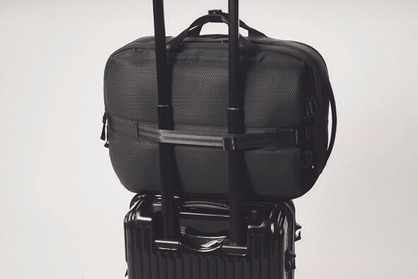インケース
トラックス ツーウェイ ブリーフ　[Way① Briefcase Style]
出張に便利なキャリーバー通しも