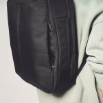 インケース トラックス ツーウェイ ブリーフ　[Way② Backpack Style]手持ちハンドルはしまうことが可能