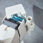 小物入れも付いた便利なスタンド
