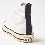 かかと部分にもロゴを発見！
