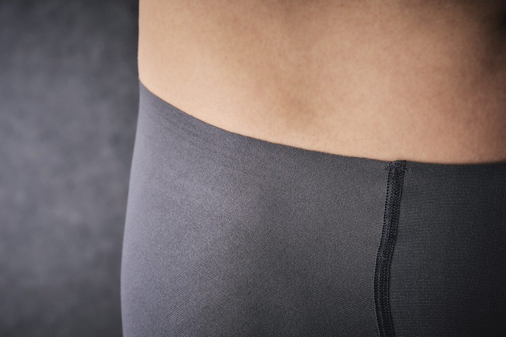 ウエストゴムをなくし、締め付けのない新パンツ体験を提供