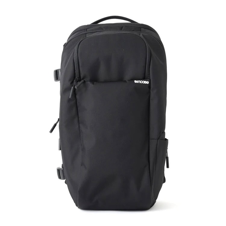 インケース「DSLR Pro Pack」￥42,900／約H51×W30×D23㎝／約35.1ℓ
