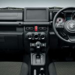 衝突被害軽減ブレーキ「デュアルセンサーブレーキサポートII」を採用し、車線逸脱抑制機能を標準装備