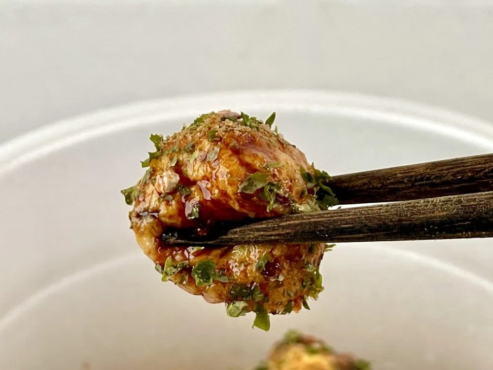 第2位　「このカップ麺、衝撃のウマさ」即席麺マニア絶賛！“大阪万博お土産におすすめ”激レアご当地カップ麺ベスト3【1位はたこ焼きスープの再現度に驚き】