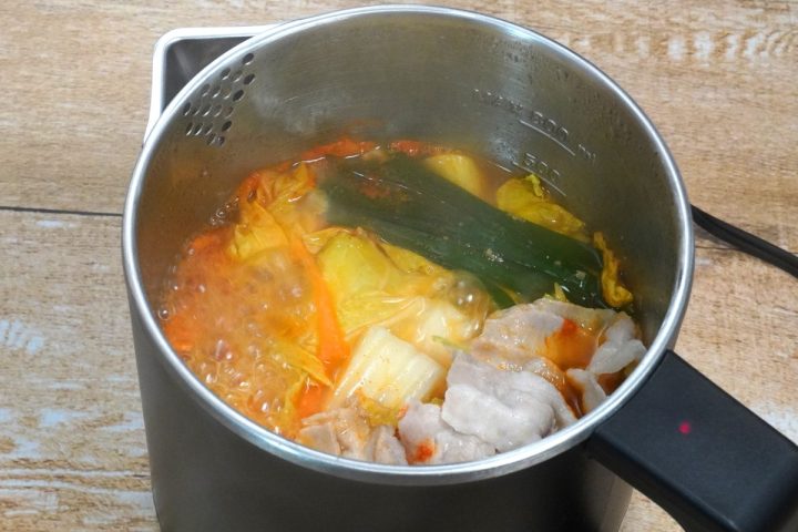 【ニトリ2990円の破格家電】沸かす・温める・煮るが一台完結!キッチン革命級「電気ケトルポット」をガチレビュー