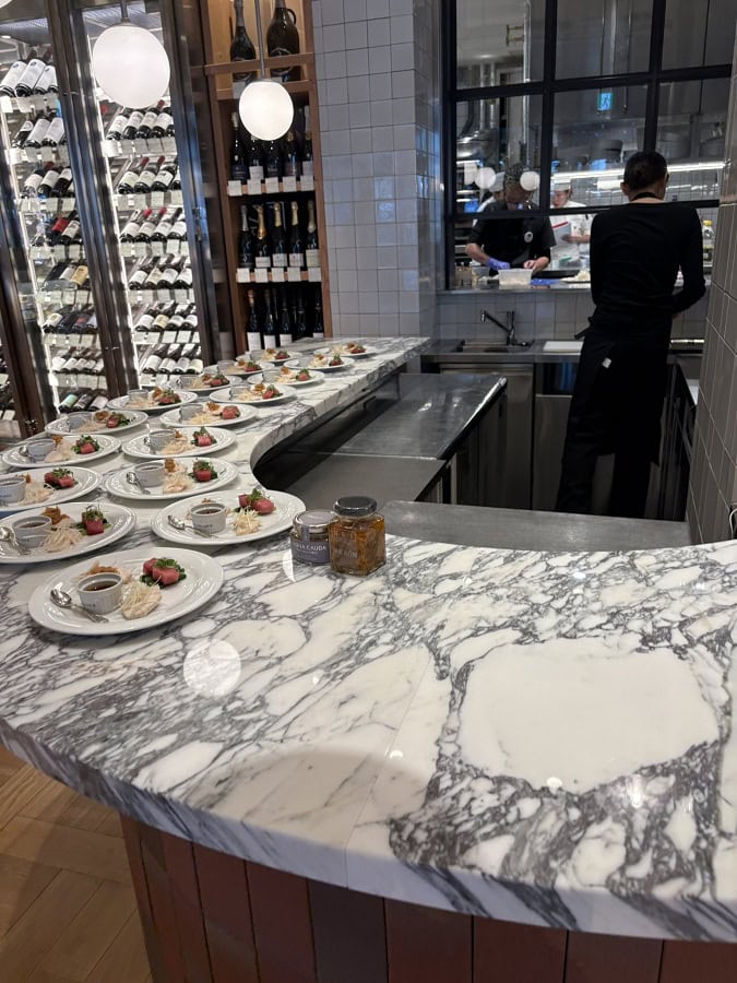 バーカウンターも併設されているので、大人なひと時を過ごすのにも打ってつけ