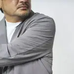 第3位　「仕事も休日もこれ1着でOK」ニューバランス“NB GREY”のセットアップがすごい！心地よさを全身で味わえる／No.1モノ雑誌編集長のお墨付き『コレ買いです』Vol.130