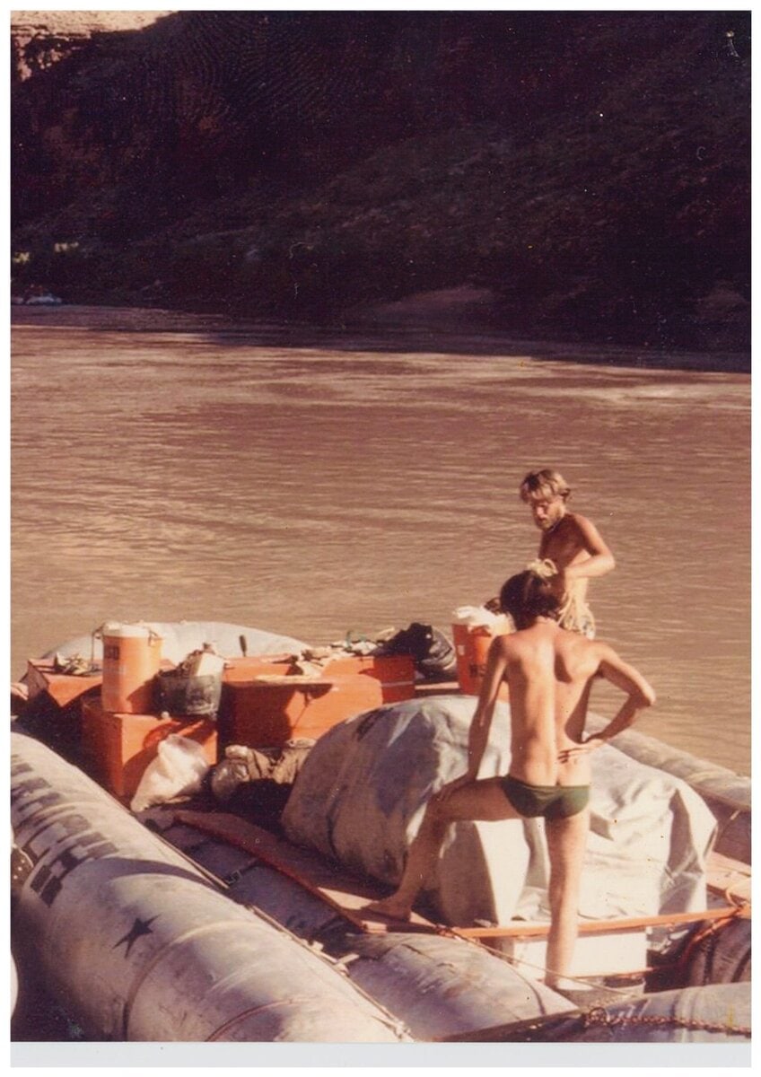 グランドキャニオンの岸で1人の若きリバーガイドにより、オリジナルTevaサンダルが誕生