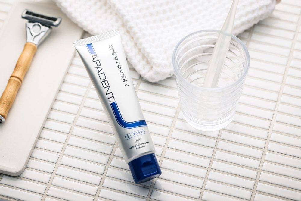 「アパデント」は、オーラルケア製品の開発・販売などを行っているサンギの歯みがき剤