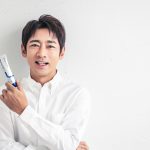 「オーラルケアへの関心が高まっていた」と話す人気俳優の小泉孝太郎さんに、「アパデント」を試してもらいました