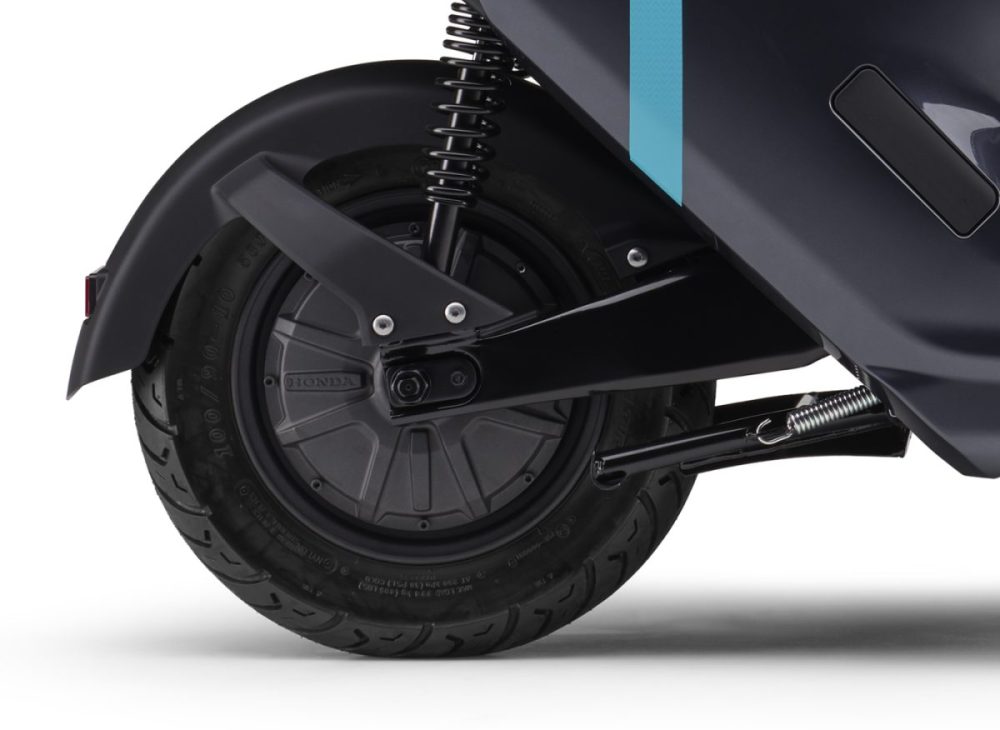 扱いやすいインホイールモーターを搭載し、交換式バッテリー「Honda Mobile Power Pack e:（モバイルパワーパック イー）」を採用する