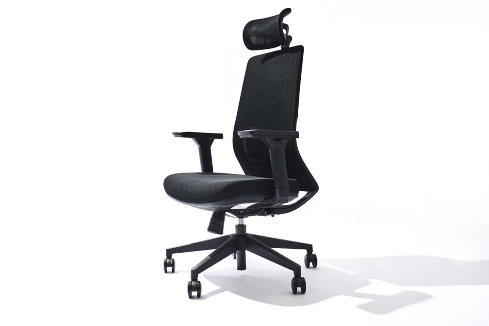 イトーキの高性能メッシュチェア「サリダチェア YL7R」